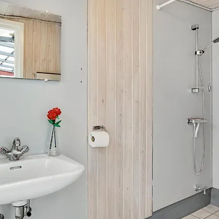 3 Bedroom Amazing In Give Uve