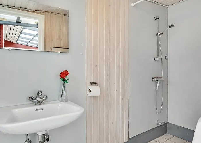 3 Bedroom Amazing In ギブ